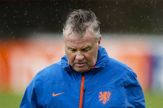 Hiddink traint met reserves Oranje