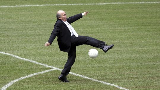 Alerte strateeg Sepp Blatter vertrekt dan toch