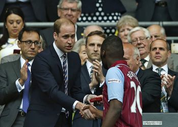 'Aston Villa heeft verliezersmentaliteit'