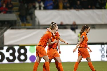 Voetbalvrouwen richten vizier op WK in Canada