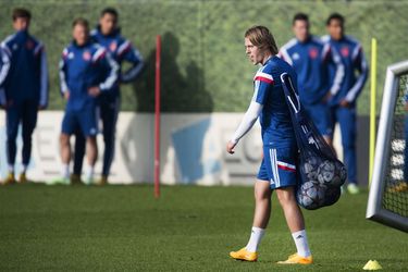 Fischer traint na 9 maanden weer mee bij Ajax