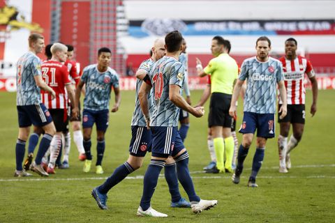 📸😂 | NAC-duo grapt over ruzie tussen Tadic en Dumfries: 'Hij noemde mij een pussy dus zei ik wat over zijn moeder'