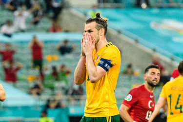 Social media gaan los na gemiste penalty Bale: ‘Als je er nog een doel bovenop zet, was die nog mis’