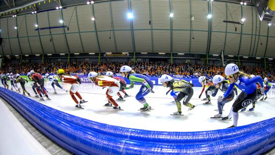 Deelnemersveld massastart bij schaatsen vergroot