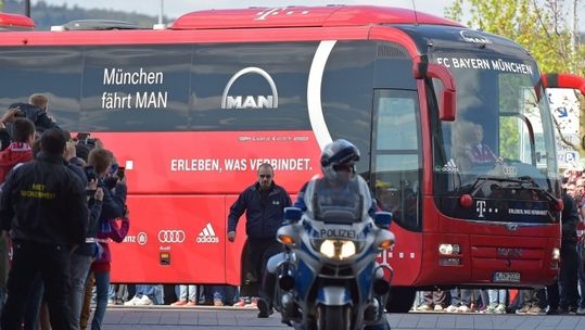 Spelersbus Bayern betrokken bij aanrijding