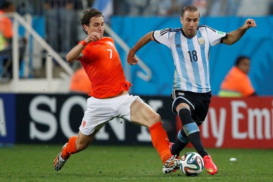 Janmaat dicht bij Oranje-record Makaay: 25 duels ongeslagen