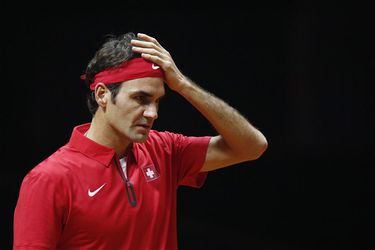Federer houdt hoop na afstraffing