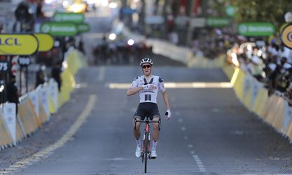 Bora doet weer het werk, Sunweb straft het af: Kragh Andersen wint Tour-etappe