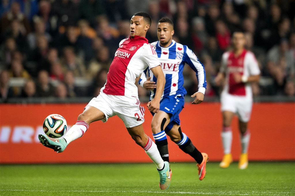 Ajax verslaat Heerenveen met 4-1
