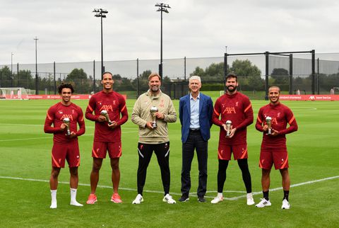 'Arsene Wenger wil weer trainer van het kwakkelende Arsenal worden'