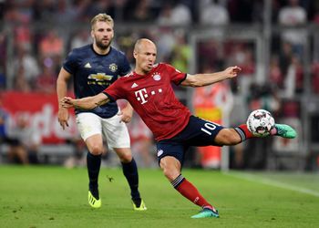 Bayern München in oefenpotje te sterk voor Manchester United (video)