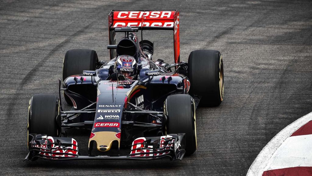 Vettel pakt polepostion, Verstappen knap achtste
