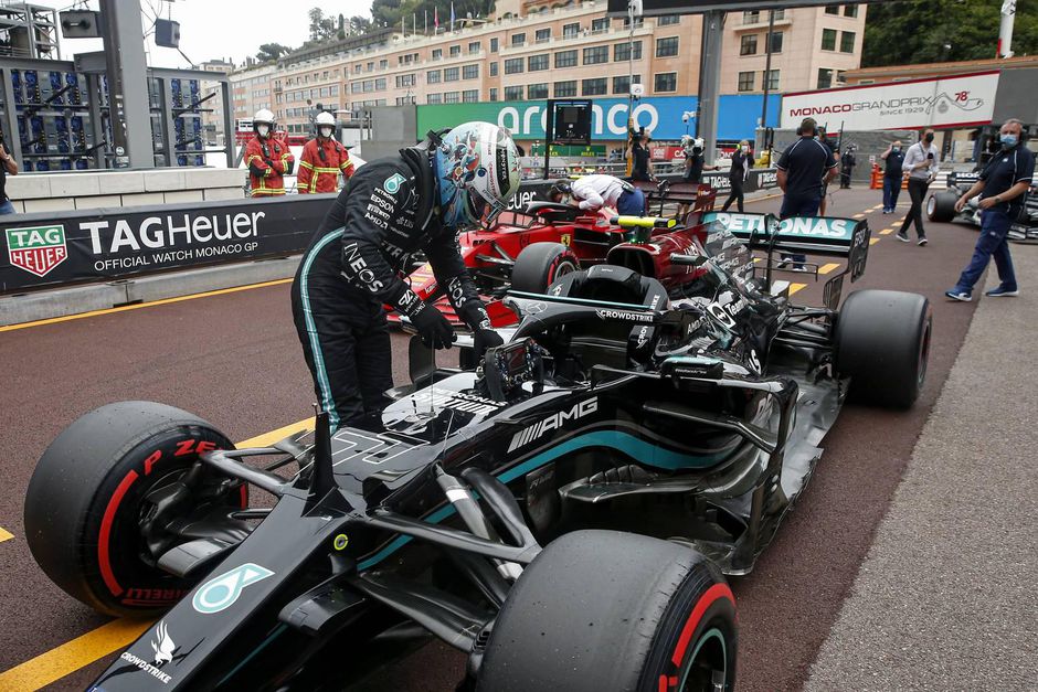 Mercedes vertrouwt muurvast wiel Bottas niet: 'Niet schuld van de monteur'