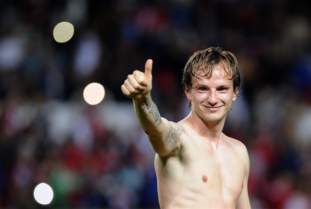 Sevilla-fans trakteren Rakitic op warm welkom