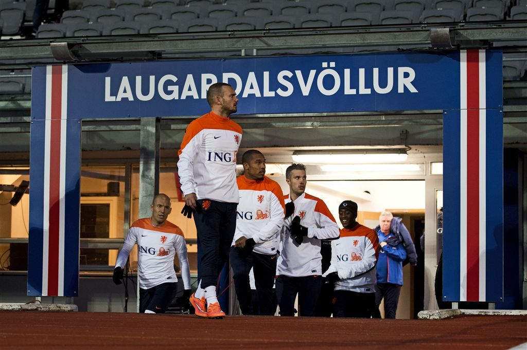 Oranje treft koploper IJsland in Reykjavik