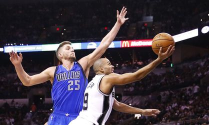 Spurs openen seizoen NBA met nipte zege