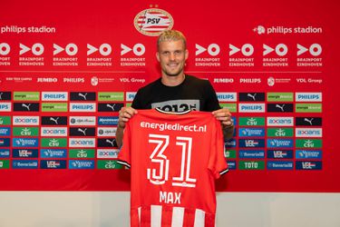 🎥 | Dit is waarom aanwinst Philipp Max bij PSV met rugnummer 31 speelt
