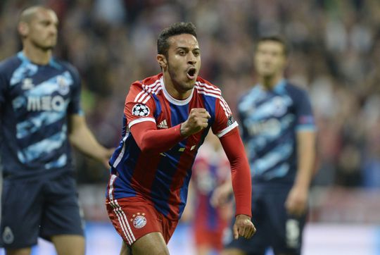 Broertjes Thiago en Rafinha kibbelen tijdens loting