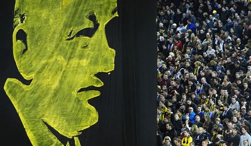 Borstbeeld Theo Bos bij Vitesse onthuld