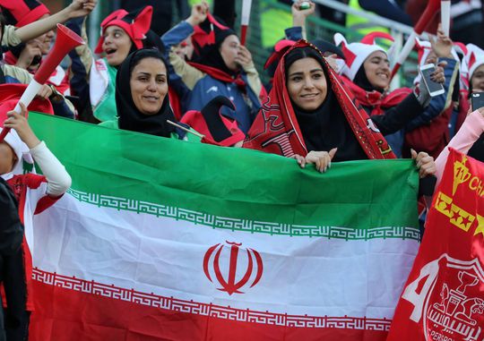 FIFA gaat deadline stellen aan Iran om vrouwen snel weer toe te laten in stadions