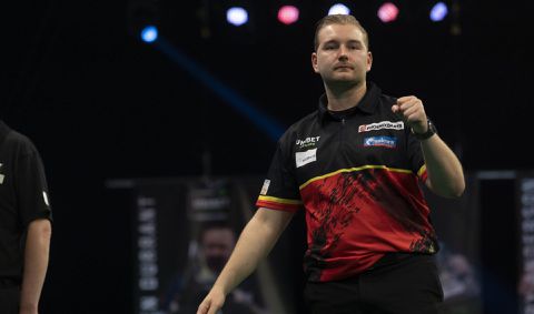 Dimitri Van den Bergh voorkomt nieuwe Nederlandse finale bij PDC-toernooi