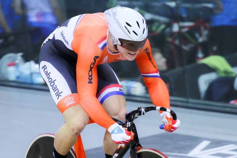 Hoogland naar kwartfinales op sprint