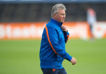 Oranje verschijnt met viertal op het veld