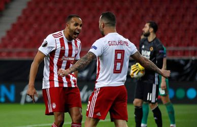 Olympiakos lijdt 1e nederlaag van het seizoen in aanloop naar treffen met PSV