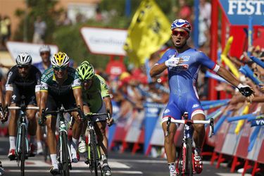 Bouhanni neemt de druk meteen weg