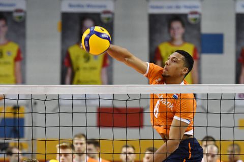 Ton Boot over volleyballer die coronabubbel verbrak: 'Wat een supereikel'