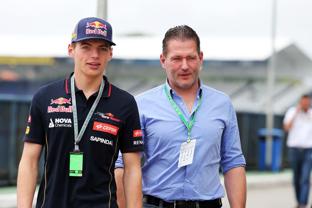 Max Verstappen past stoeltje Red Bull Racing