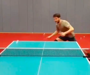 🎥 | Bizar! Tafeltennisser Dimitrij Ovtcharov toont olympische vorm met SNELLE shots