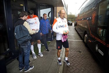 Van Persie en Robben stoppen eerder bij Oranje