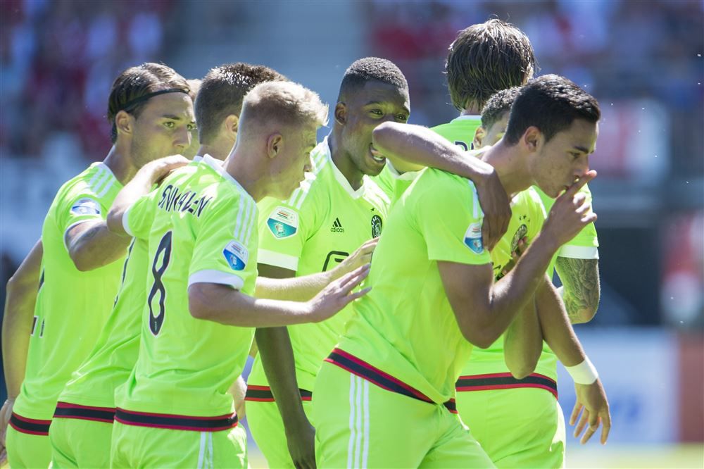 Frits Barend: laat voetballers zelf bepalen hoe ze juichen
