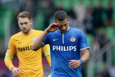 PSV'er Bruma betrokken bij auto-ongeluk (video)