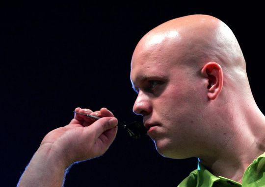 Van Gerwen naar halve finales in Blackpool