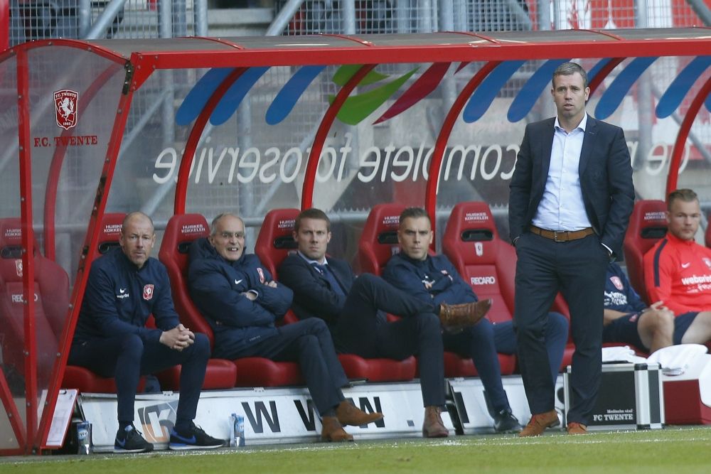 FC Twente zoekt naar goede assistent Hake: 'Een serieuze optie'