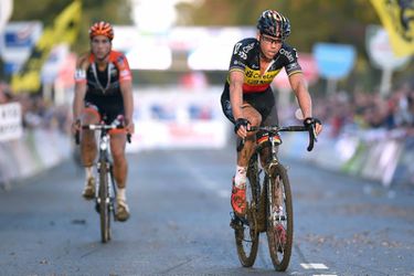 Sven Nys morrend ten onder op Koppenberg