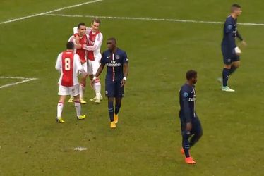 El Azzouzi slacht met Ajax A1 leeftijdsgenoten PSG (video)