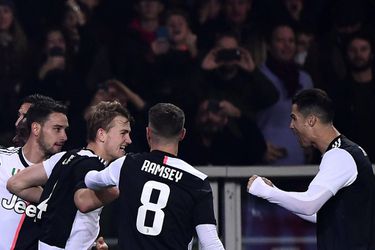 De Ligt held van Juventus door enige goal in stadsderby