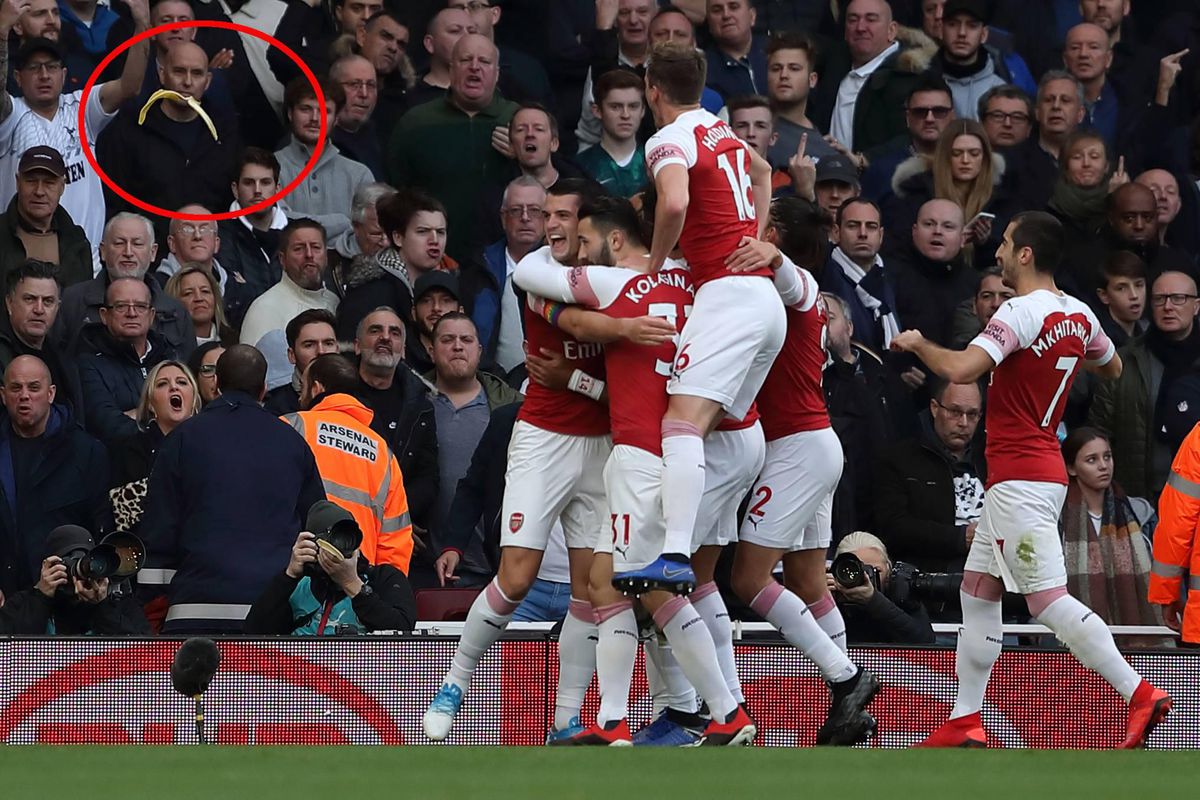 Spurs-fan gooide bananenschil naar Aubameyang en krijgt gigantische straf