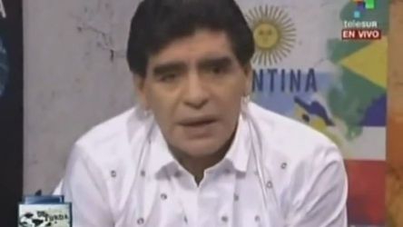 Maradona steekt middelvinger op naar Grondona