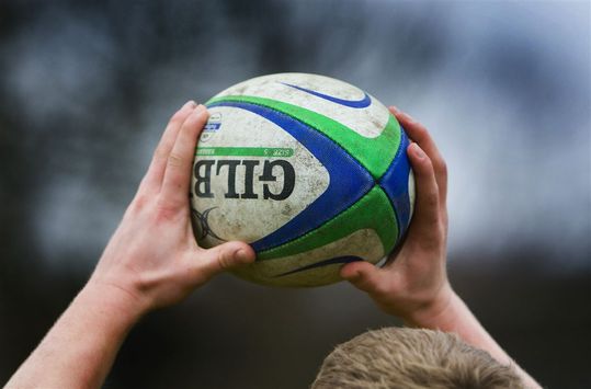 Rugbybond probeert faillissement af te wenden