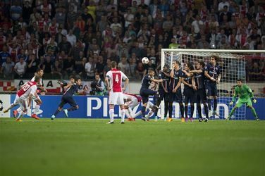 Ajax verrast met gelijkspel tegen PSG