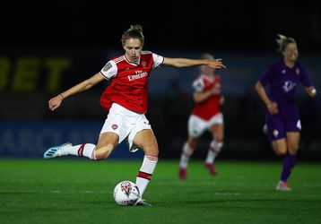 Arsenal Women mede dankzij Miedema naar achtste finales Champions League