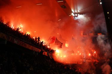 📸 | Feyenoord-fan reageert BI-ZAR op besluit UEFA: 'Slaan alles kapot, huizen in de fik'