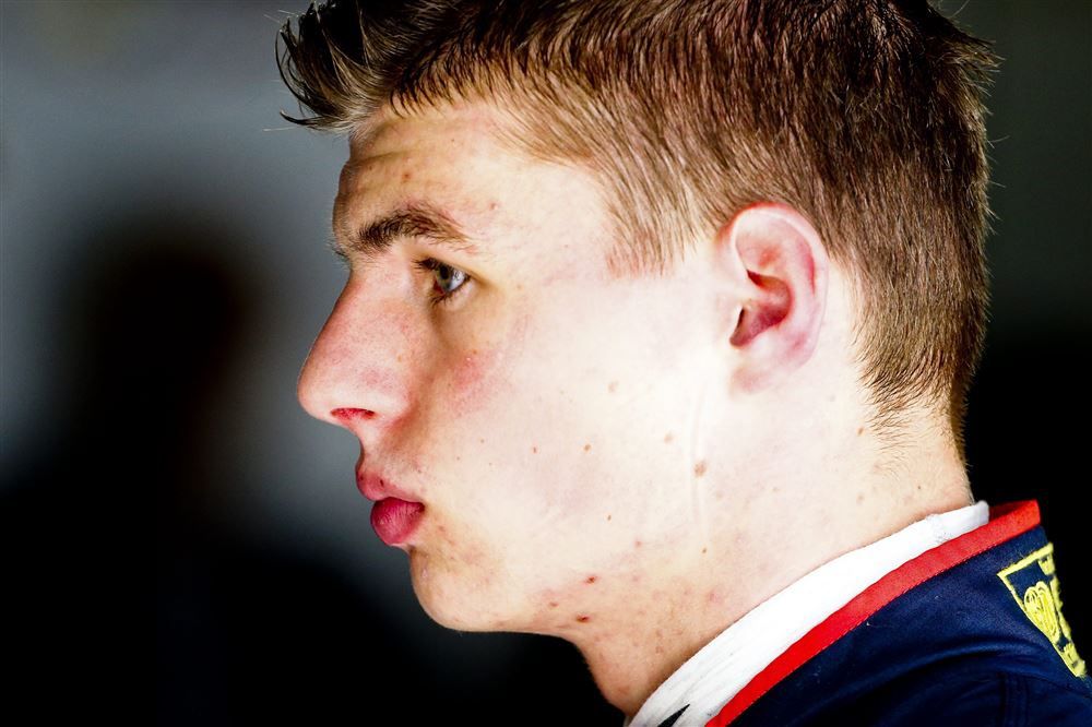 Max Verstappen krijgt bezoek van moeder en zus