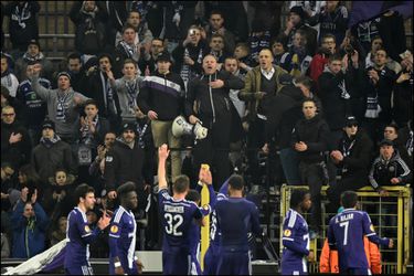 Hotel Anderlecht-fans bestormd door gemaskerde hooligans