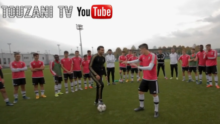 Touzani deelt panna's uit bij Juventus-jeugd (video)