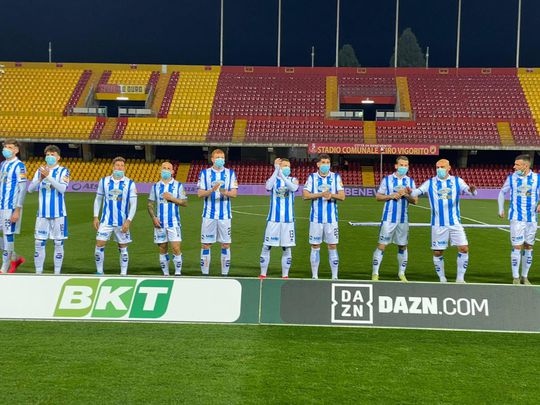 😷 | LOL! Pescara wil met mondkapjes spelen, maar dat mag niet van de scheids